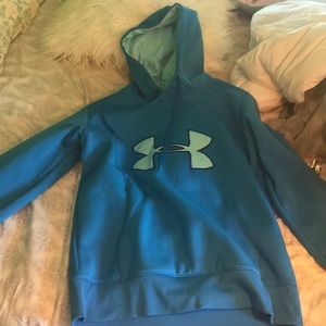 Women’s Under Armour sweatshirt